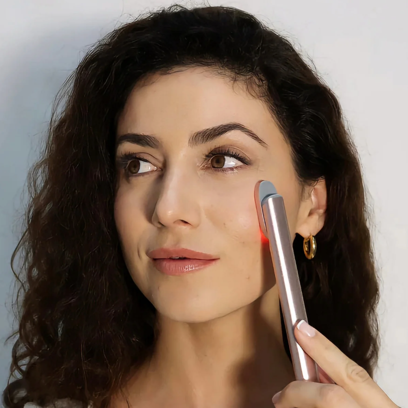 Regenerating pen for a look without dark circles or bags 